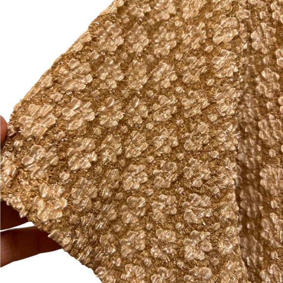 Jaipur Floral Embossed Design Gold with White Size XL NWT - Picture 3 of 7